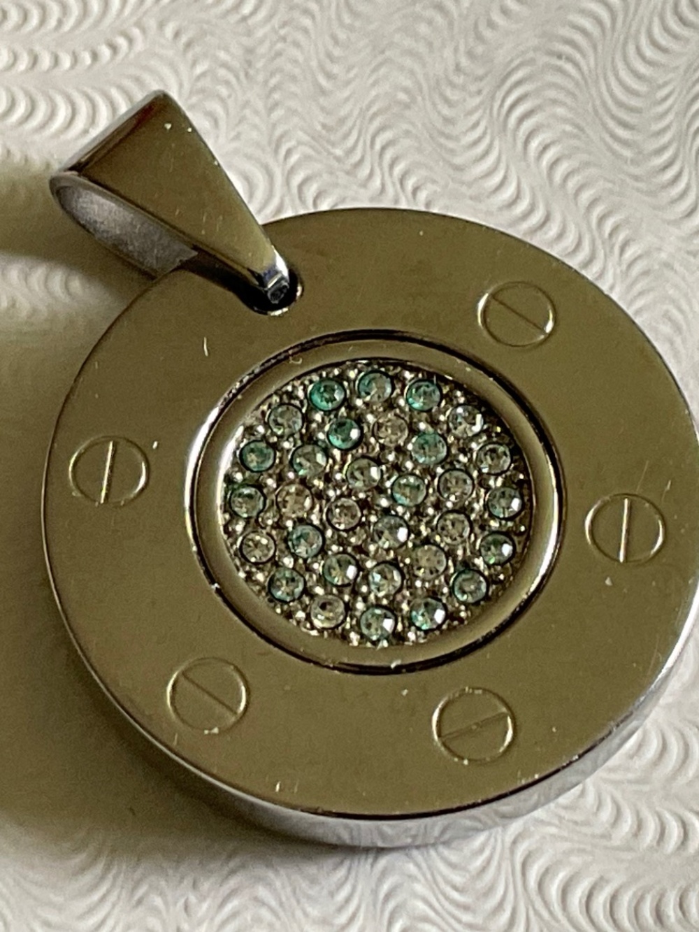 Beautiful Pendant - Picture 2 of 4